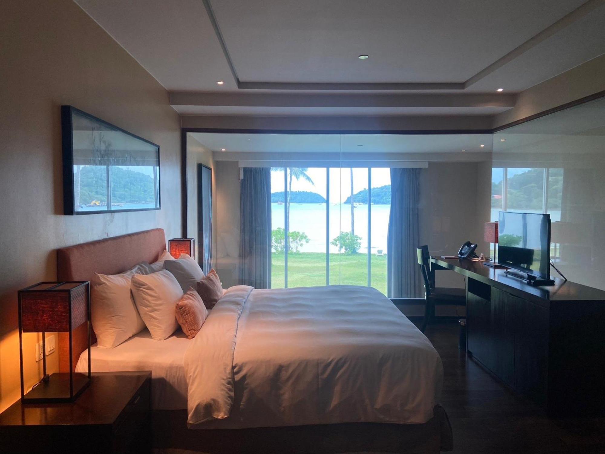 Phuket Panwa Beachfront Resort Extérieur photo